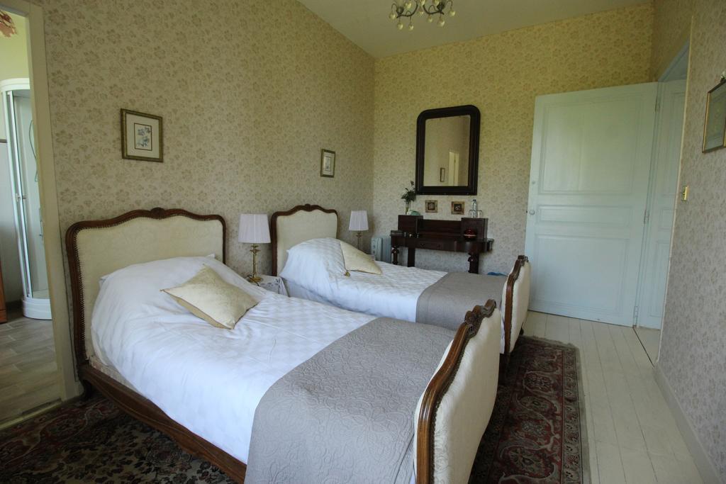 Manoir Angle Bed and Breakfast Blanzay-sur-Boutonne Rum bild